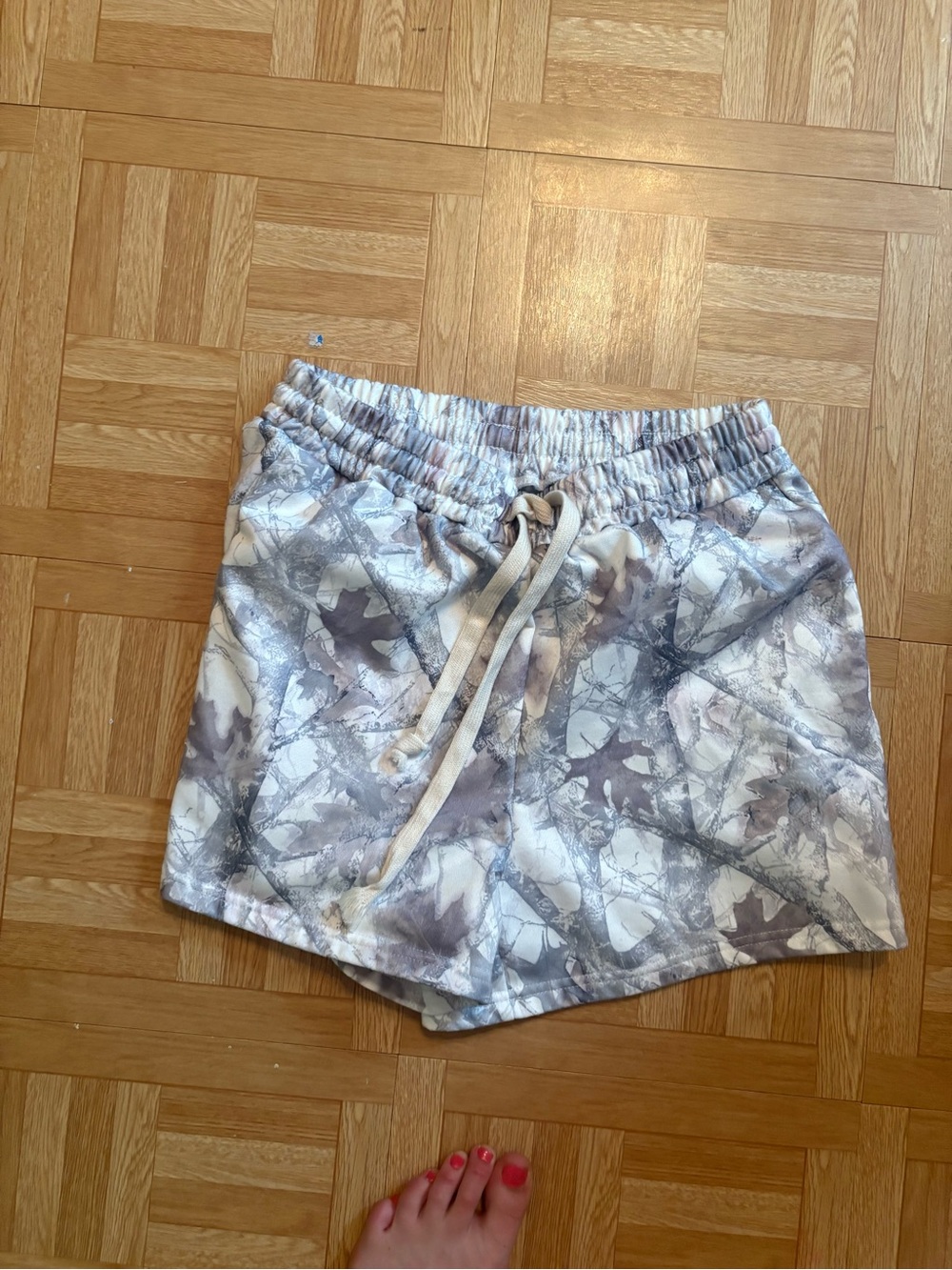 Women's Drawstring Printed Lounge Shorts - Gray Floral